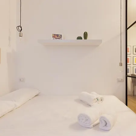 Pasteur M1 - Zen With Balcony Milánó